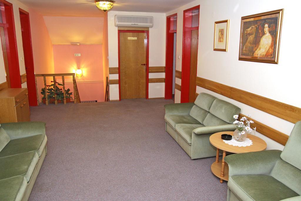 Guest House Royal Čakovec Εξωτερικό φωτογραφία